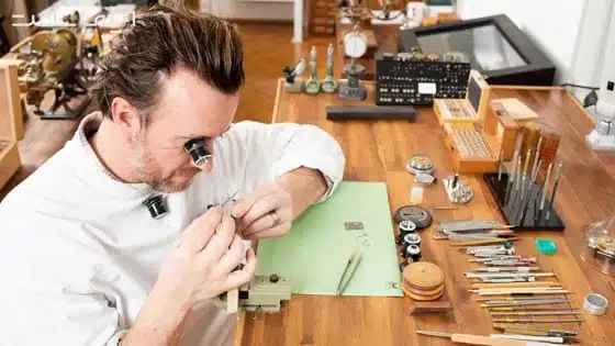 معنی HOROLOGY دقیقا چیست؟ 1