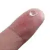 ذره بین شیشه ساعت رولکس روی تقویم